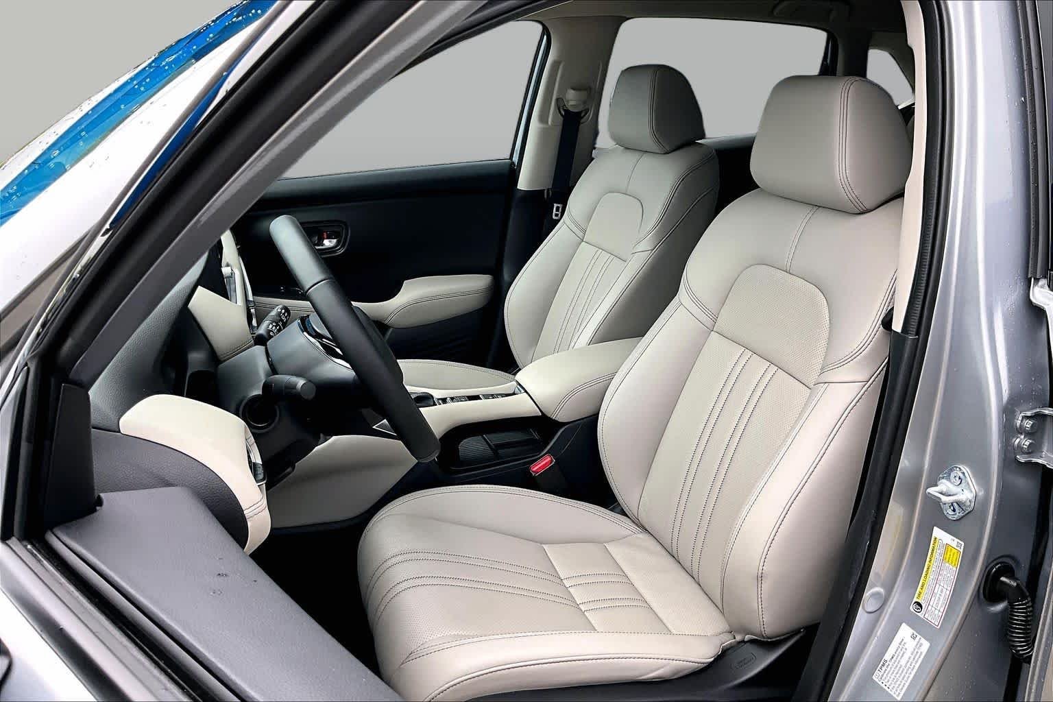 Used 2027 Solar Silver Metallic Honda EX-L image 8