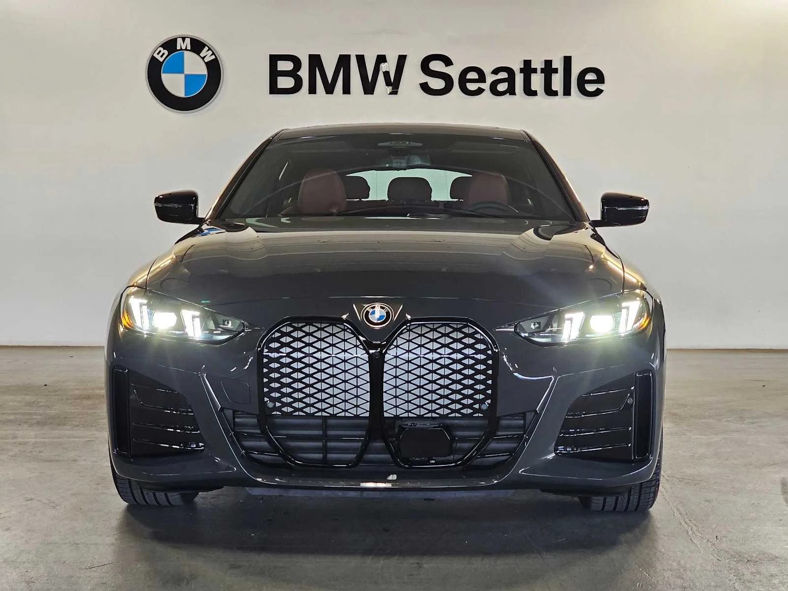 New 2026 Dravit Grey Metallic BMW xDrive40 image 6
