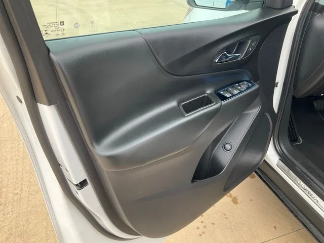 Used 2021 White Chevrolet LT image 5
