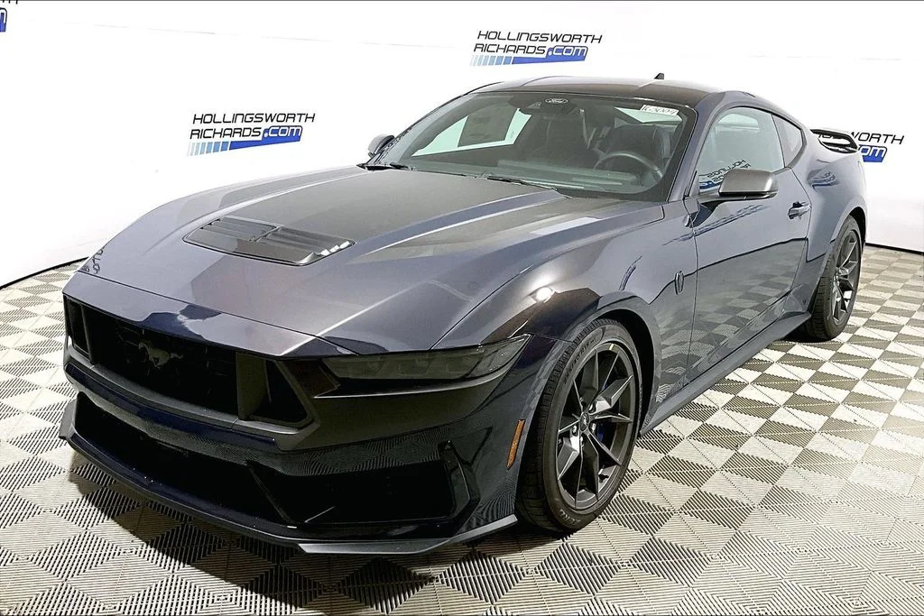 2026 Ford Mustang Dark Horse's photo