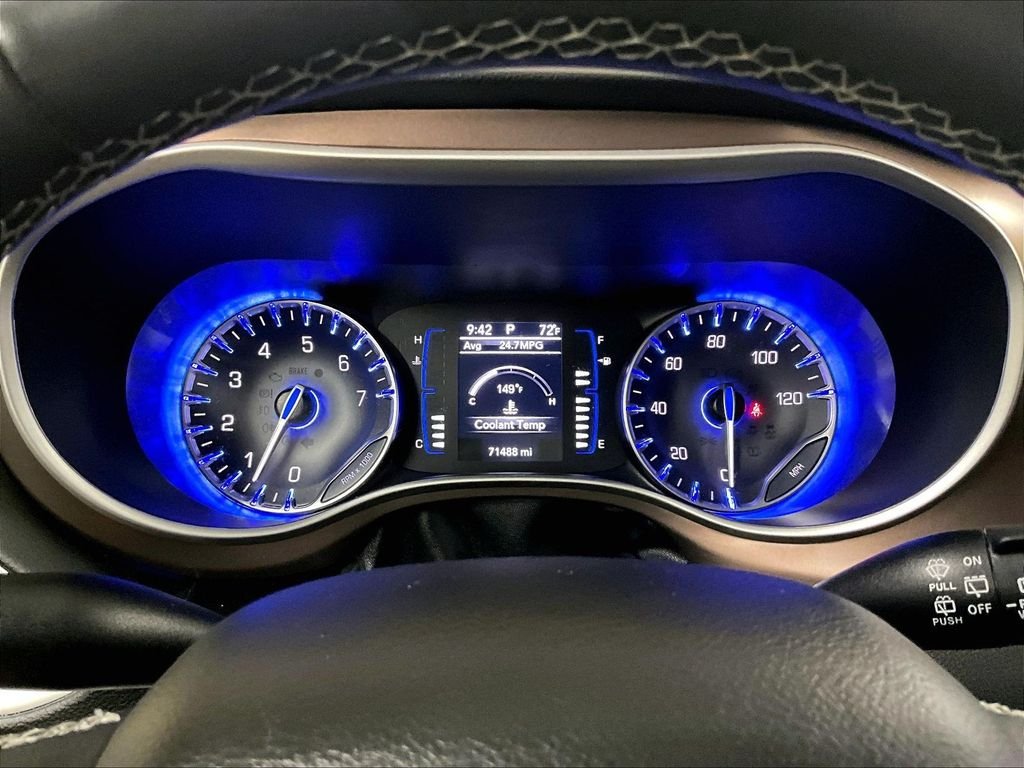 Used 2024 White Chrysler LX image 23