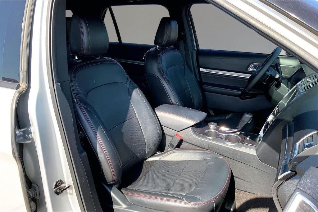 Used 2018 Ingot Silver Ford Sport image 7