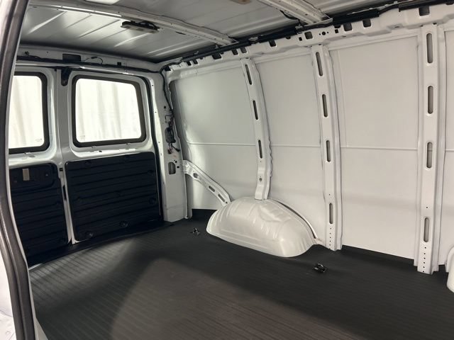 2026 Chevrolet Express Cargo Work Van - Photo 12