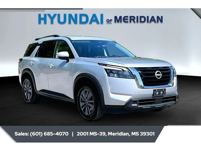2024 Nissan Pathfinder SV