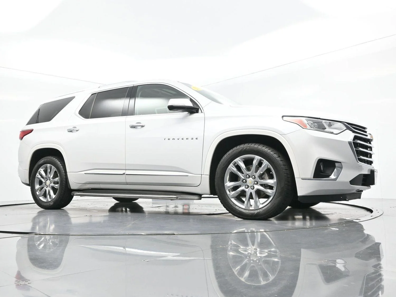 Used 2019 IRIDESCENT PEARL TRICOAT Chevrolet High Country image 54