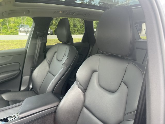 Used 2024 Gray Volvo Core Dark Theme image 8