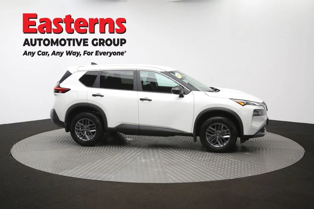 Used 2023 White Nissan S image 47