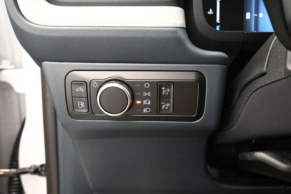 New 2026 Oxford White Ford XLT image 12