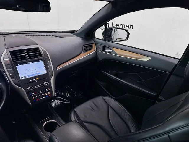 Used 2019 Black Lincoln Reserve image 24