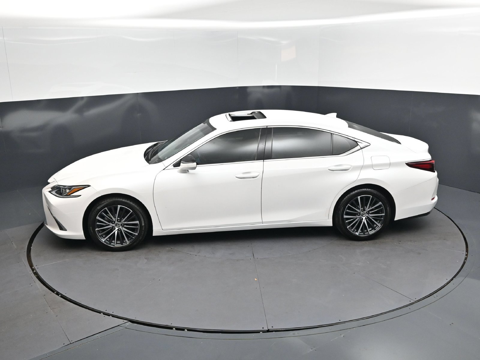 Certified Used 2024 White Lexus 350 image 32