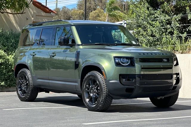 New 2026 Woolstone Green Land Rover S image 7