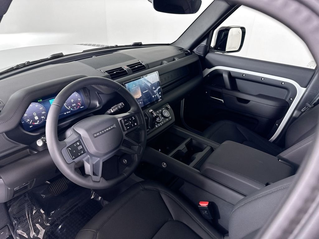 2025 Land Rover Defender S - Photo 10