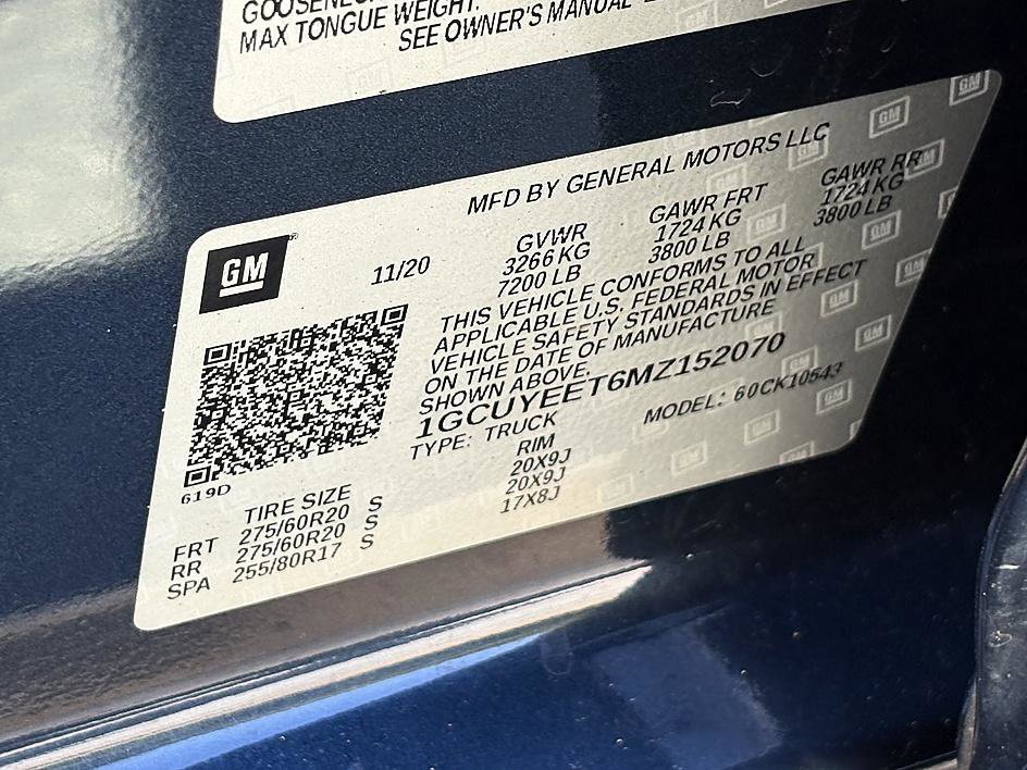 Used 2021 Northsky Blue Metallic Chevrolet RST image 25