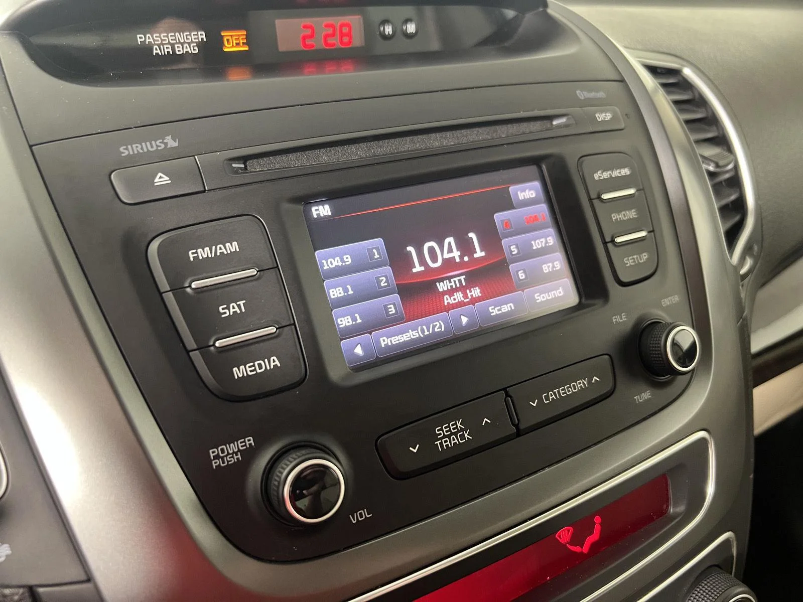 Used 2015 Snow White Pearl Kia EX image 20