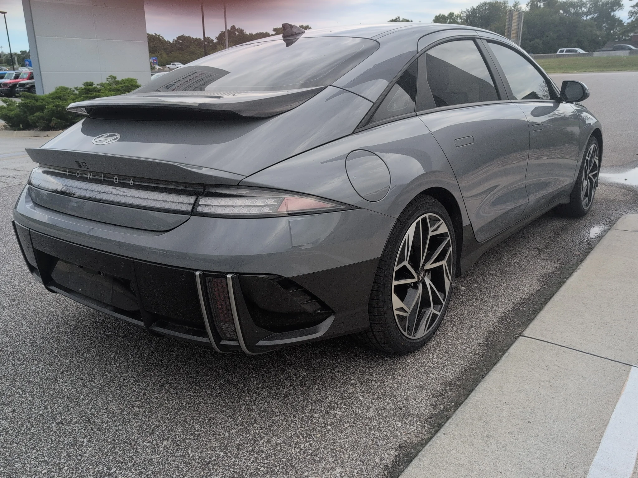 Used 2023 Transmission Blue Hyundai SEL image 5