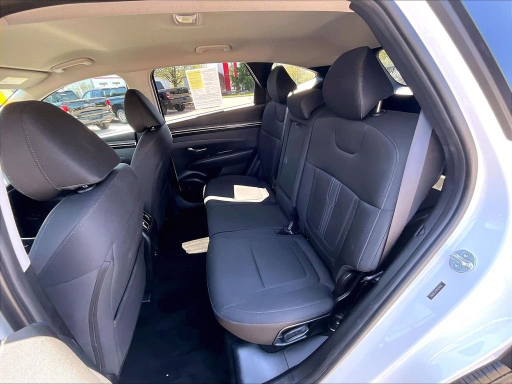 Used 2023 White Hyundai SEL image 15
