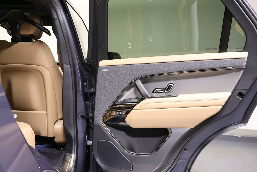 New 2026 Santorini Black LAND ROVER SE image 41