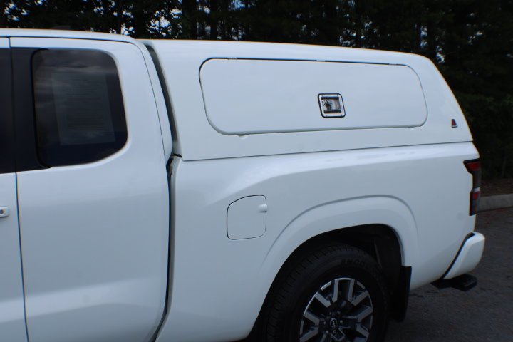 Used 2023 Glacier White Nissan SV image 4
