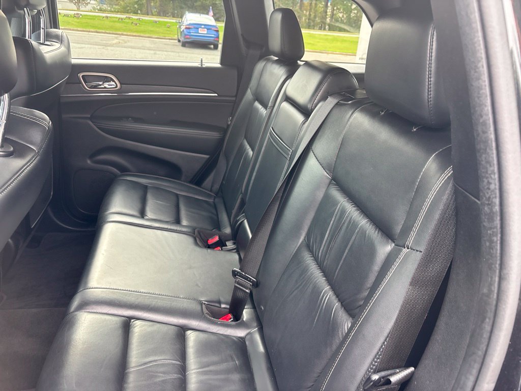 Used 2015 Black Jeep Limited image 31