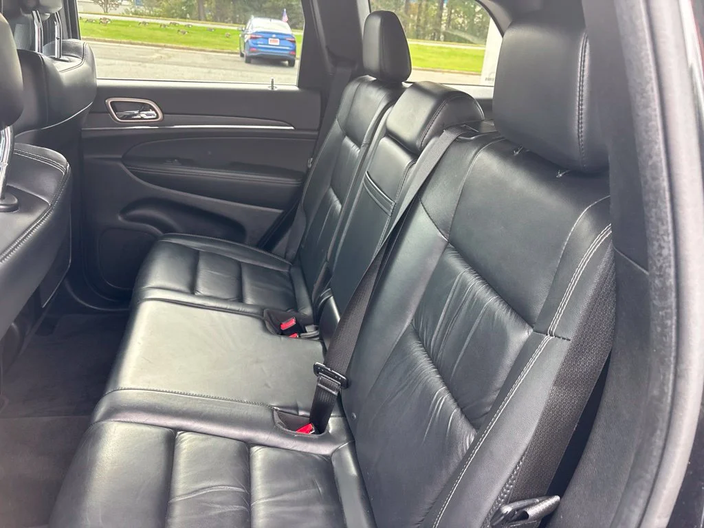 Used 2015 Black Jeep Limited image 31