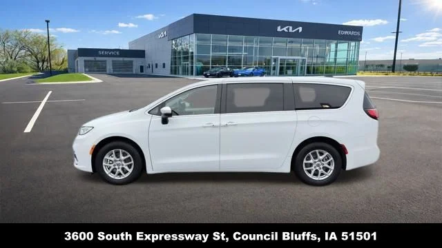 Used 2023 White Chrysler Touring L image 5