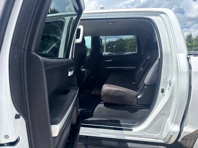 Used 2014 Super White Toyota SR5 Crew Cab Pickup image 13