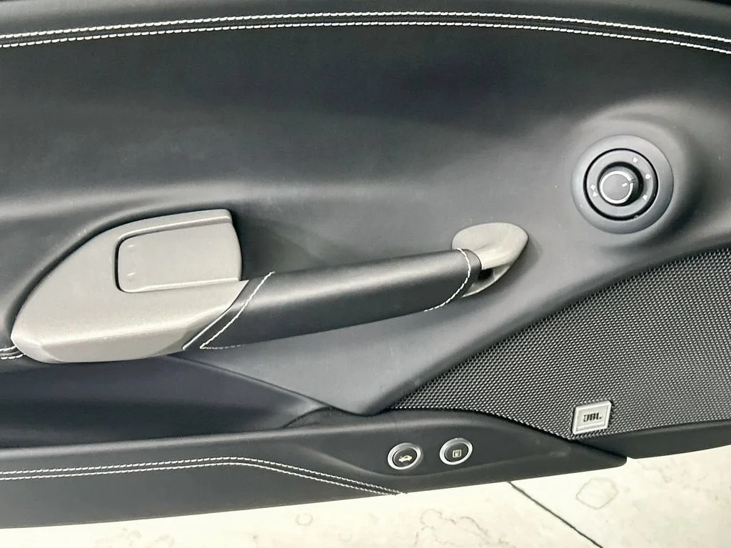 Used 2018 Bianco Avus Ferrari  image 20
