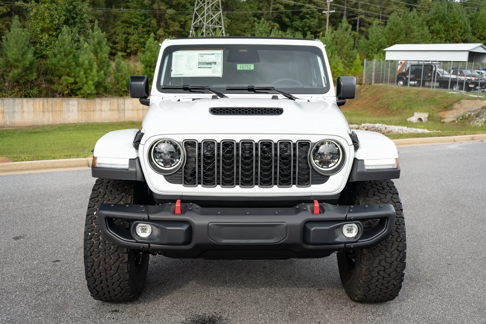 New 2027 Bright White Clear-Coat Paint Jeep Rubicon X image 9