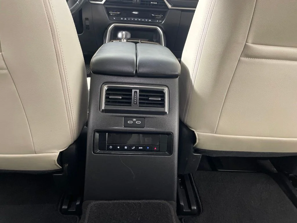 Used 2024 Silver Mazda Preferred image 20