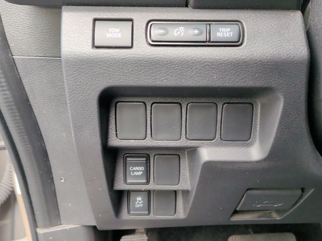 Used 2023  Nissan PRO-X image 27