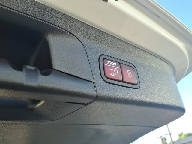 Used 2024 White Mercedes-Benz 4MATIC® image 8