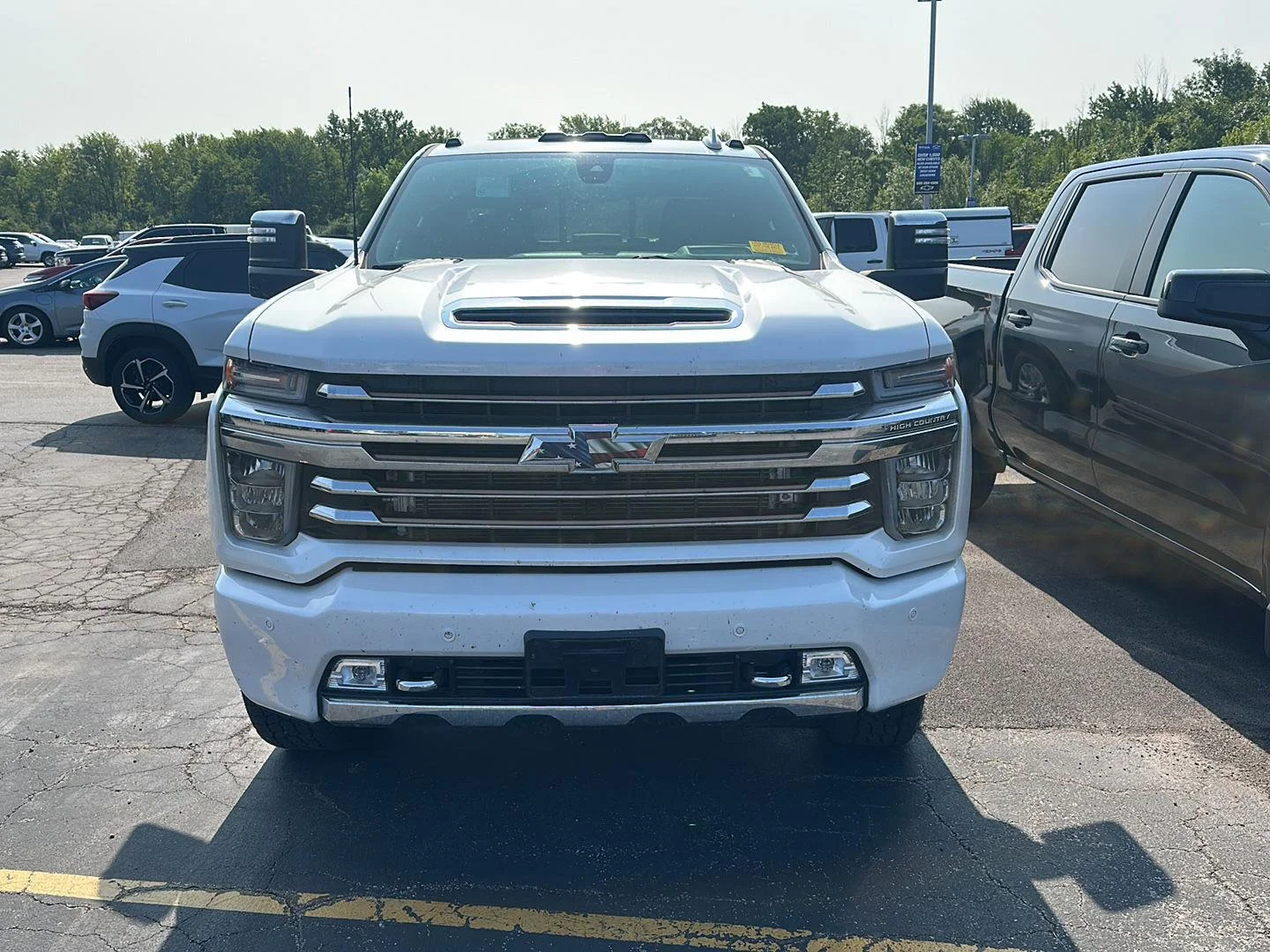 Used 2022 Iridescent Pearl Tricoat Chevrolet High Country image 6