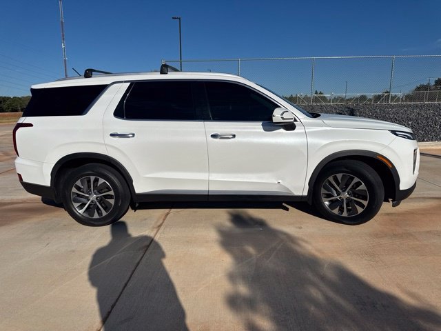 Used 2022 White Hyundai SEL image 4