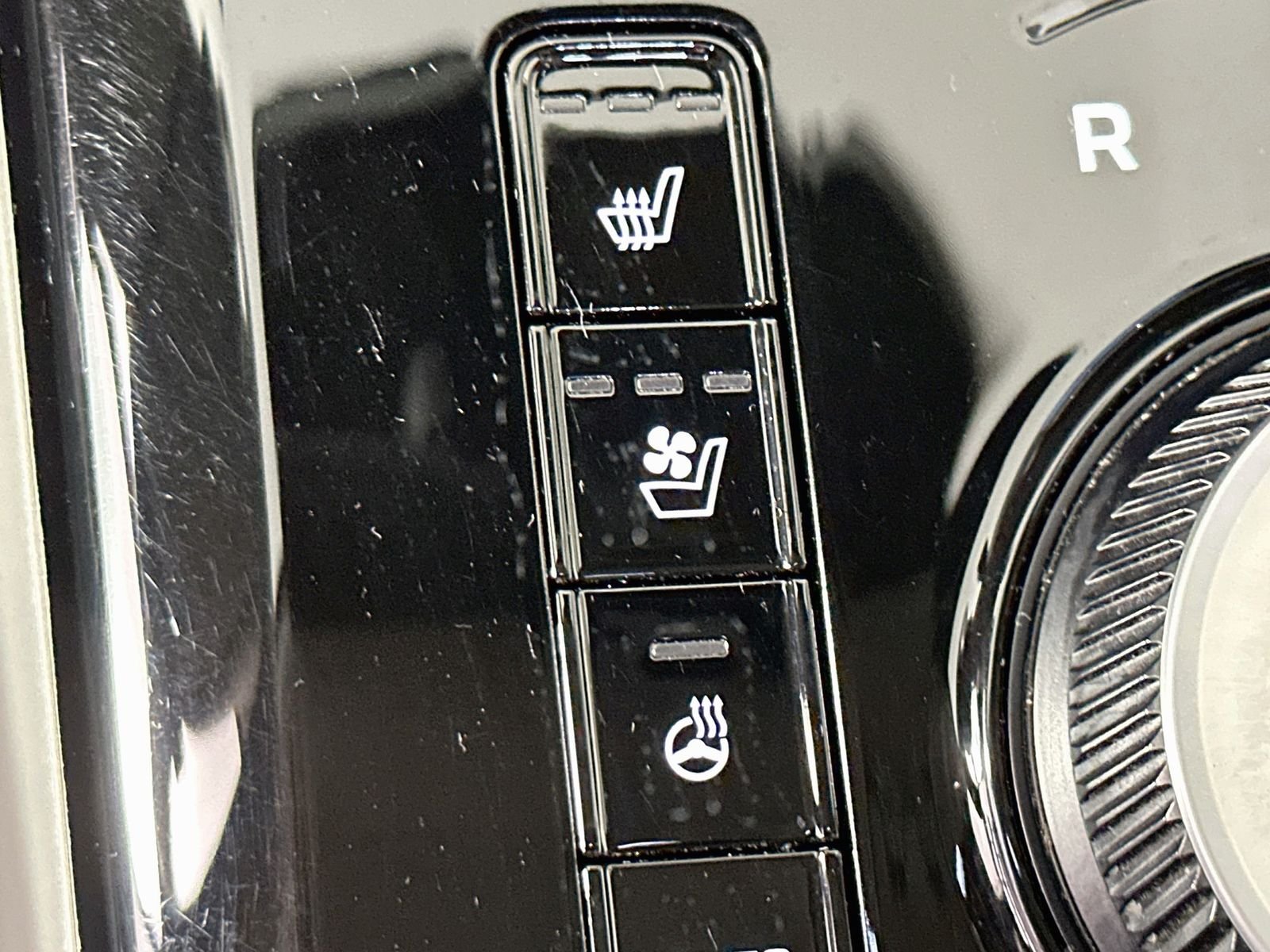 Used 2024 Aurora Black Kia Wave image 21