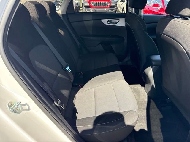 Used 2022 White Kia LXS image 13