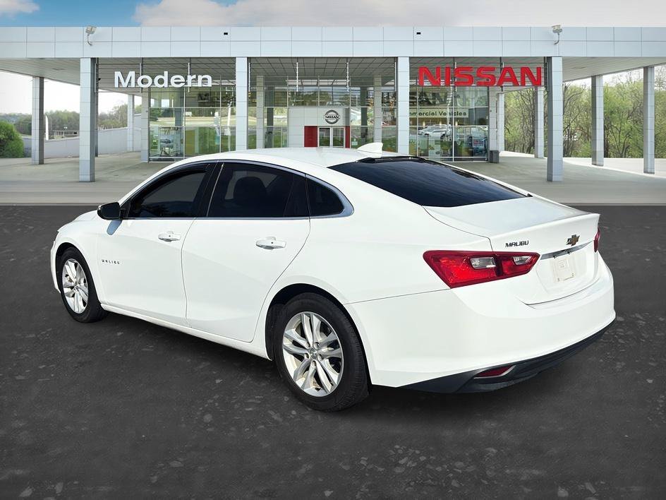 Used 2017 Summit White Chevrolet LT image 3