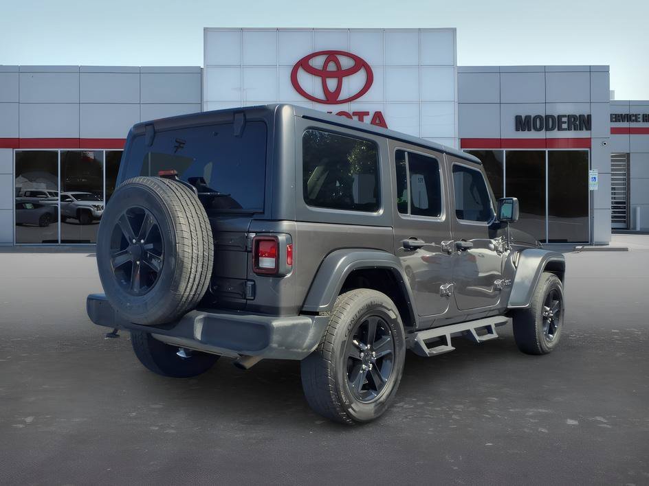 Used 2019 Granite Crystal Metallic Clearcoat Jeep Sport Altitude image 5