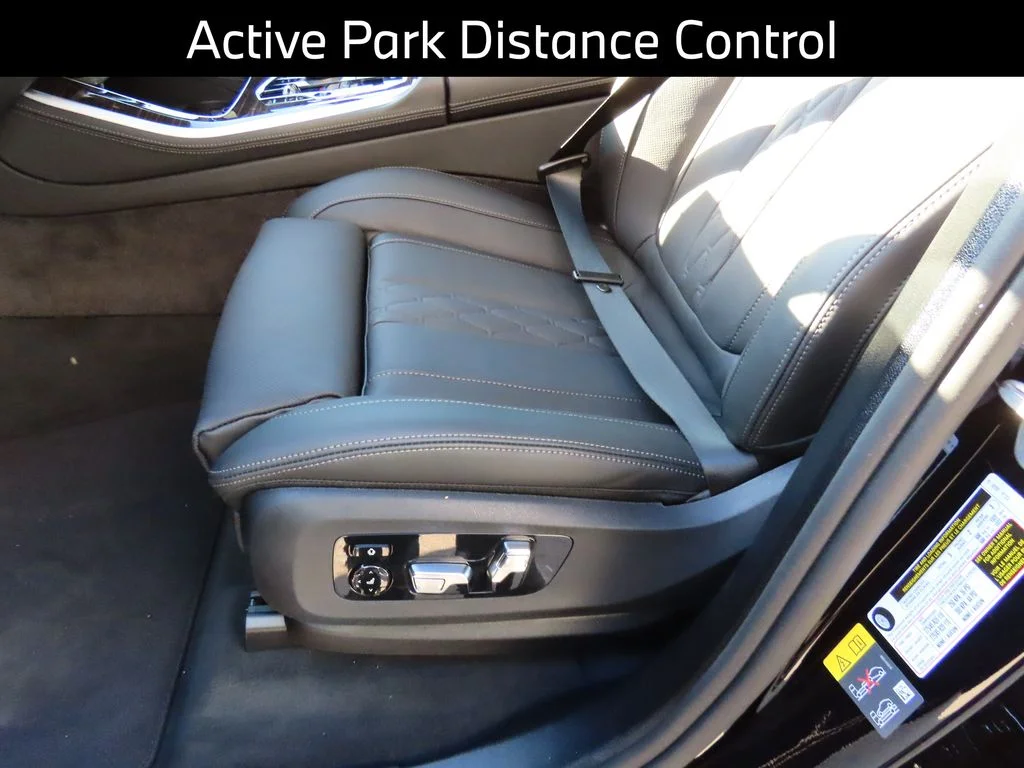 New 2026 Black Sapphire Metallic BMW xDrive50e image 29