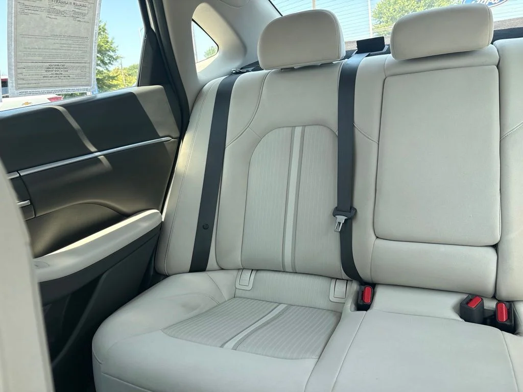 Used 2025 Silver Hyundai SEL image 12