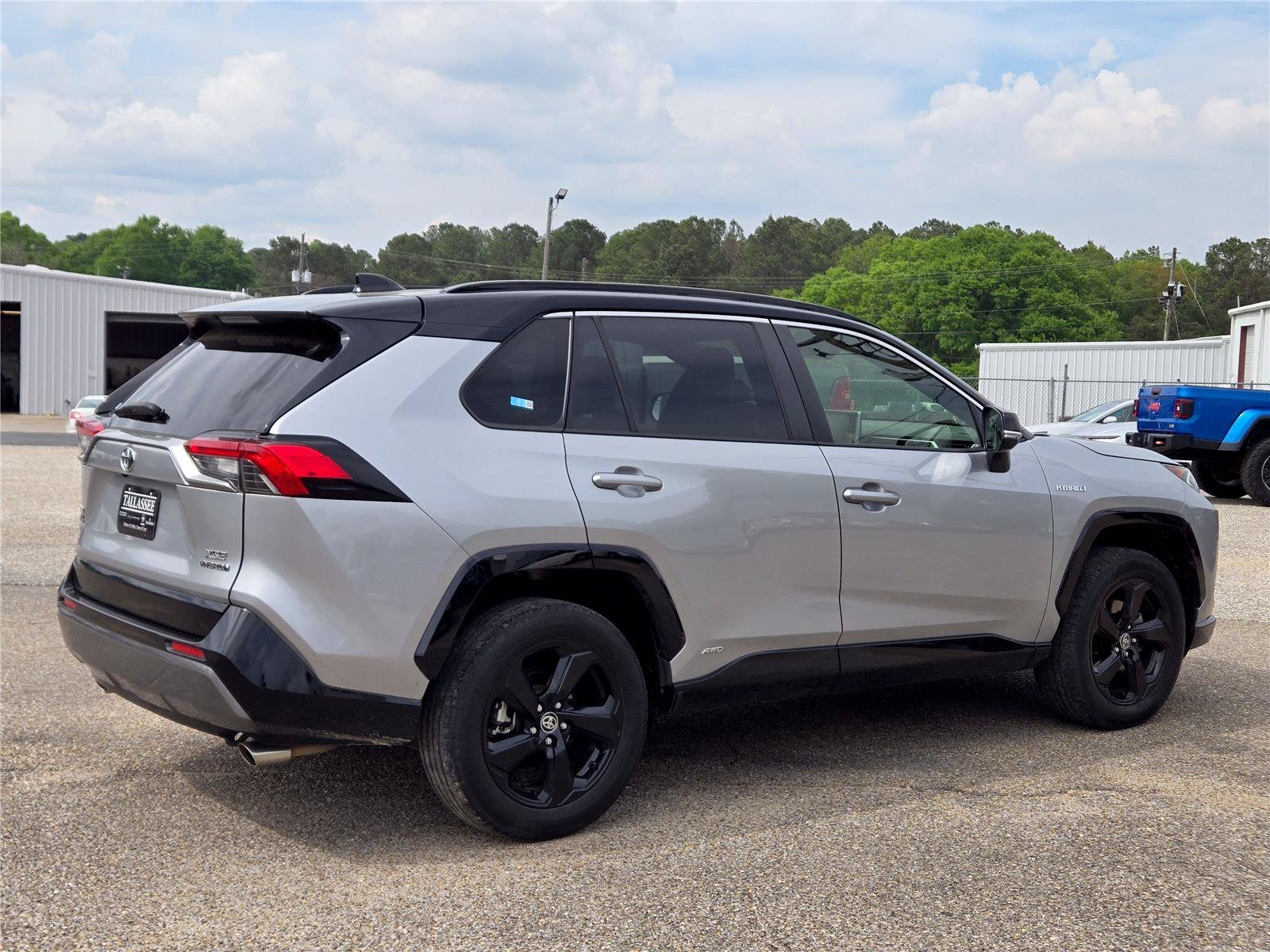 2020 Toyota RAV4 XSE - Photo 7