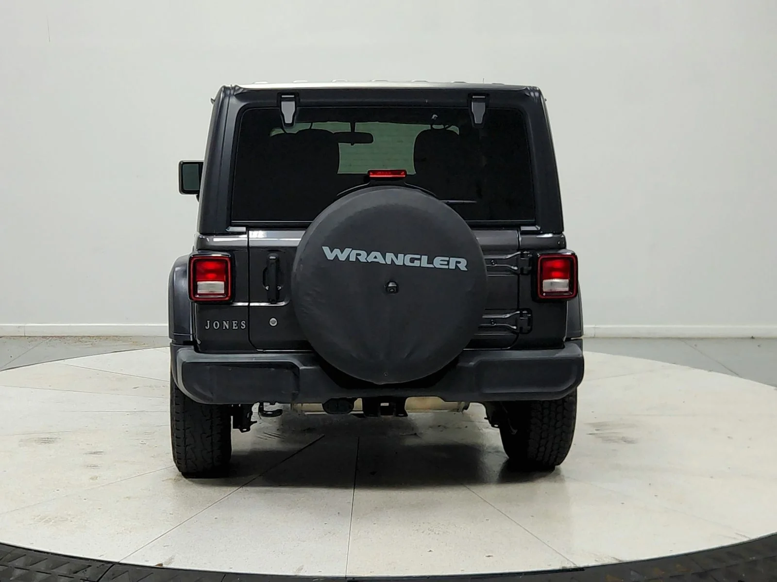 Used 2019 Granite Crystal Clearcoat Metallic Jeep Sport image 7