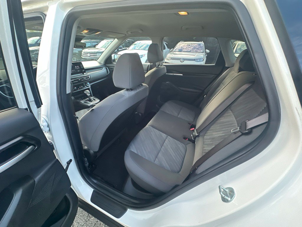 Used 2023 White Kia LX image 22
