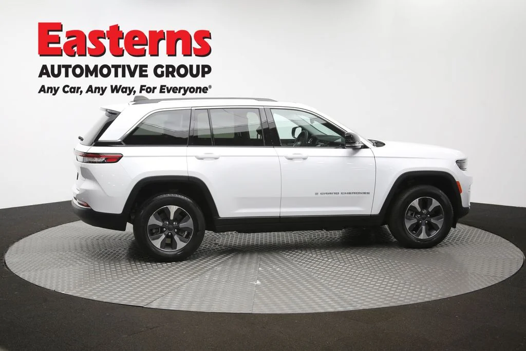 Used 2022 White Jeep 4xe image 47