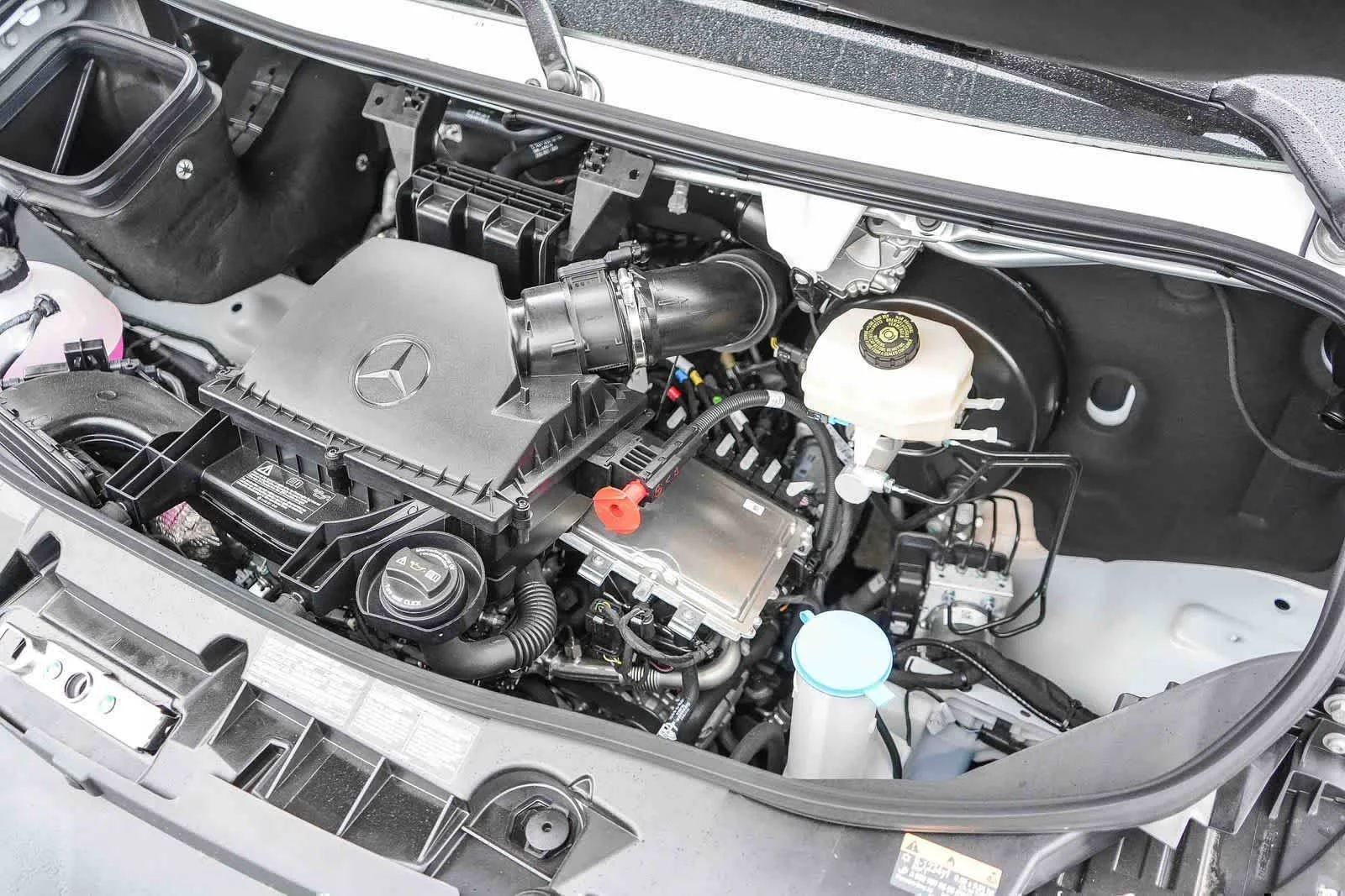 New 2026 Arctic White Mercedes-Benz Cargo 144WB High Roof RWD 2.0L I4 Diesel Turbo SO image 34