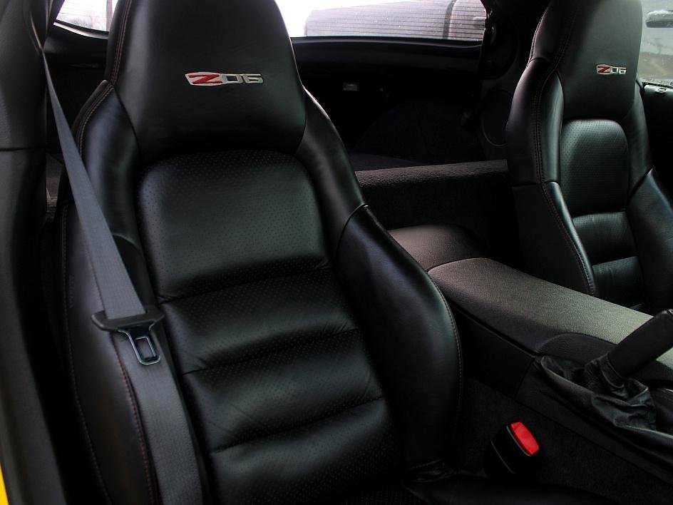 Used 2009 Yellow Chevrolet Z06 image 33