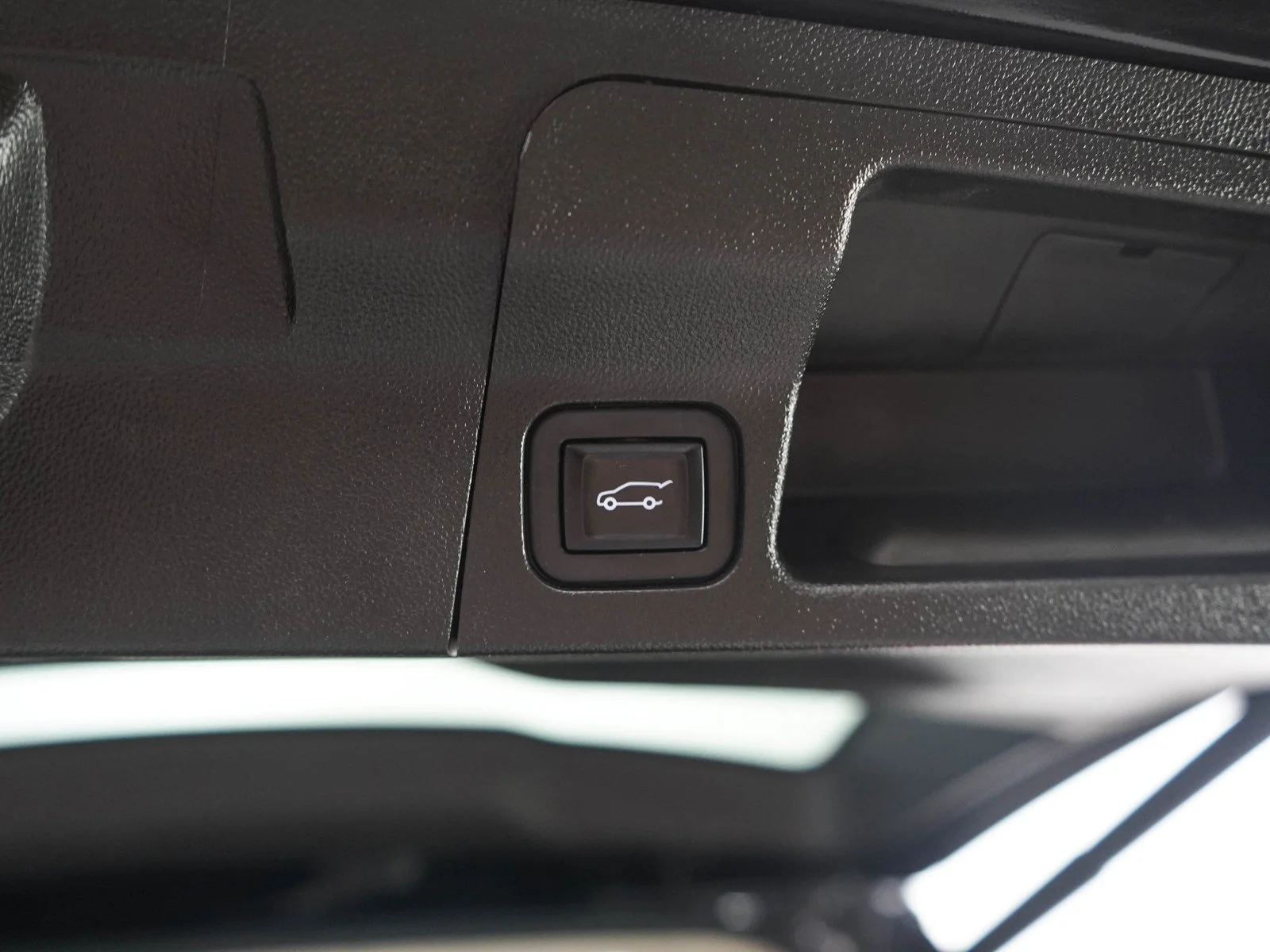 Used 2023 EBONY TWILIGHT METALLIC GMC Denali image 18