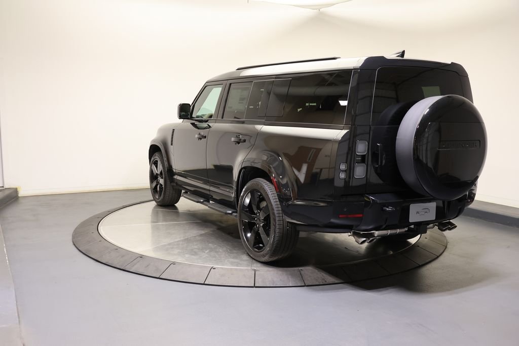 2026 Land Rover Defender V8 - Photo 3
