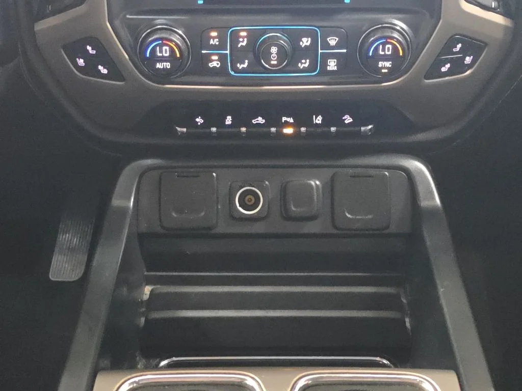 Used 2017 Onyx Black GMC Denali image 17