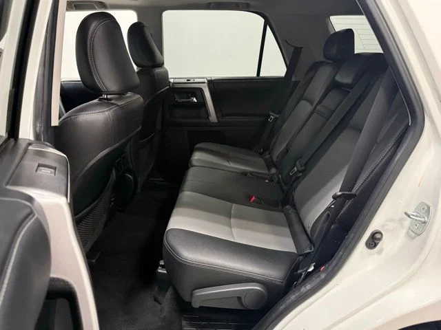 Used 2015 White Toyota SR5 Premium image 30