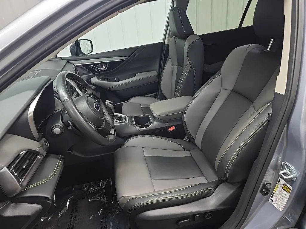 Used 2024 Silver Subaru Onyx Edition image 30
